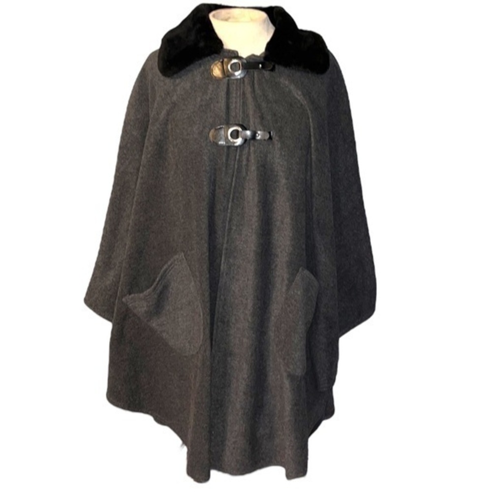 LeModa Grey Cape with black faux fur collar One Size Fits All